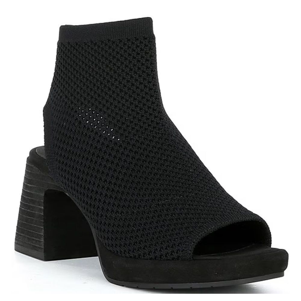 Eileen Fisher Gavis Cutout Bootie 8.5 Brand new in the box $210